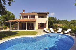 Отель Villa Dora  Медулин